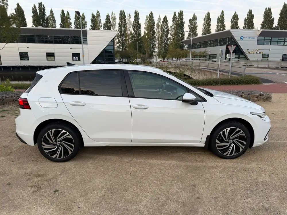 Volkswagen Golf 1.0 TSI 110pk 2021 Wit uit 2021, foto 6
