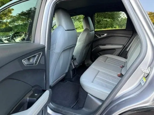Audi Q4 e-tron 40 Launch Edition S Competition 77kWh SOH uit 2021, foto 9
