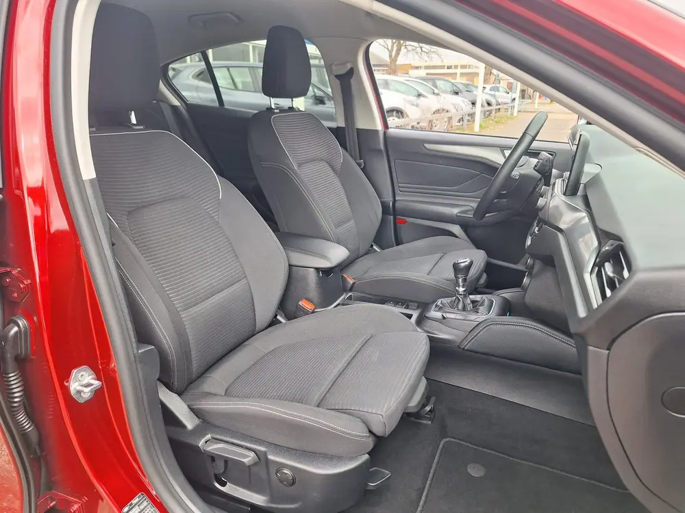 Ford Focus 1.0 EcoBoost Titanium Business/NAVI/STOELVERWARMI uit 2019, foto 13
