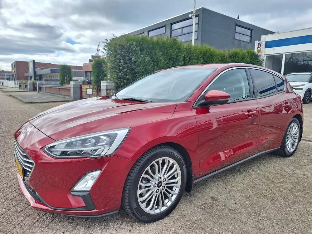 Ford Focus 1.0 EcoBoost Titanium Business/NAVI/STOELVERWARMI uit 2019, foto 2