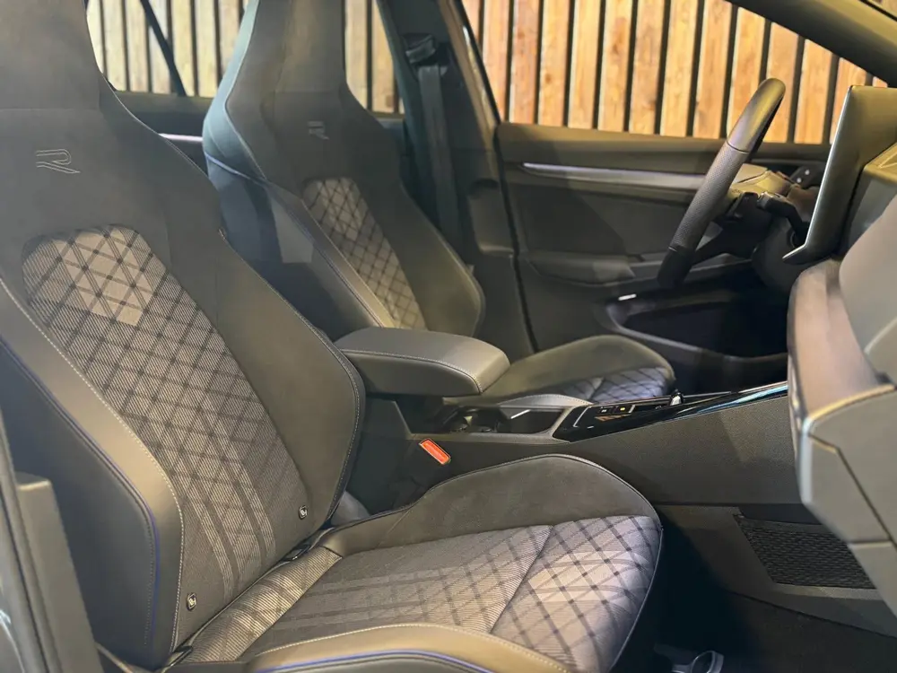 Volkswagen Golf 1.5 eTSI R-Line / 360 Camera / Pano / H/K / uit 2025, foto 15