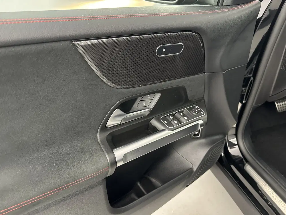 Mercedes-Benz GLB AMG Business Solution Pano-dak uit 2021, foto 13