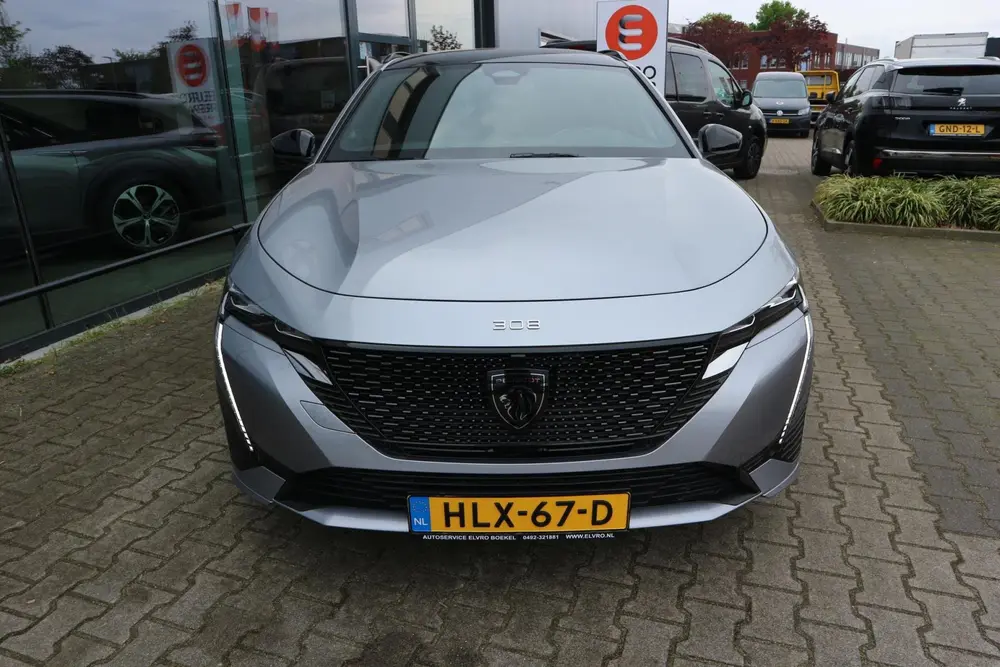 Peugeot 308 1.2 PureTech GT 130PK AUTOMAAT NAVI FOCAL uit 2022, foto 2