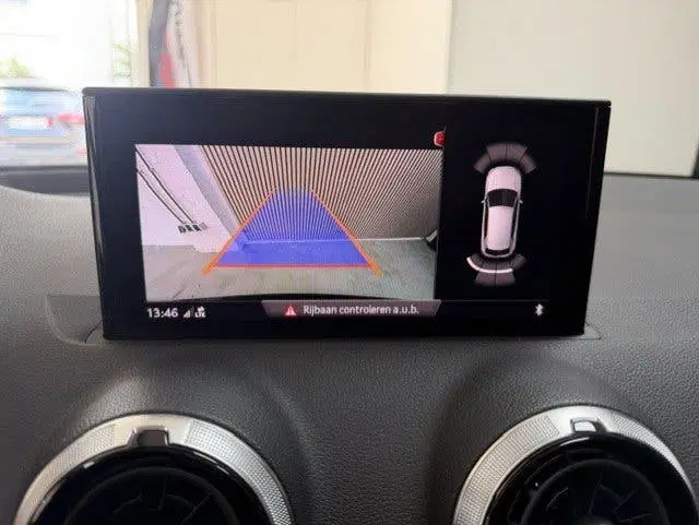 Audi Q2 35 TFSI S Line. Pano uit 2023, foto 10