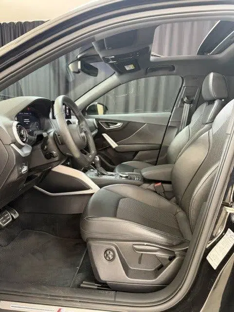 Audi Q2 35 TFSI S Line. Pano uit 2023, foto 13