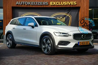 Volvo V60 Cross Country 2.0 B5 AWD Pro Adaptieve Cruise Keyl uit 2021