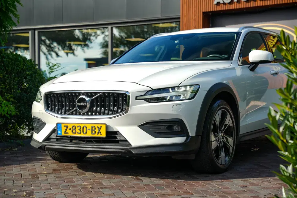 Volvo V60 Cross Country 2.0 B5 AWD Pro Adaptieve Cruise Keyl uit 2021, foto 13