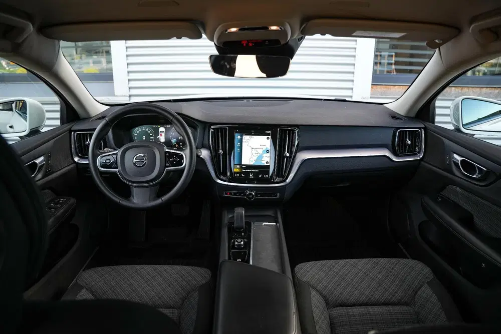 Volvo V60 Cross Country 2.0 B5 AWD Pro Adaptieve Cruise Keyl uit 2021, foto 2