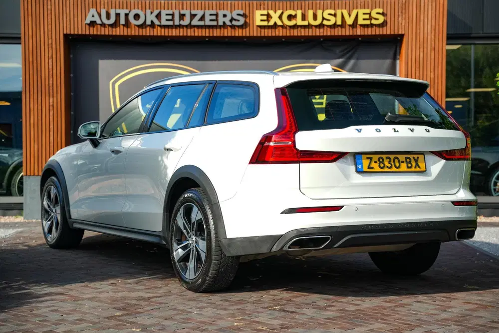 Volvo V60 Cross Country 2.0 B5 AWD Pro Adaptieve Cruise Keyl uit 2021, foto 7