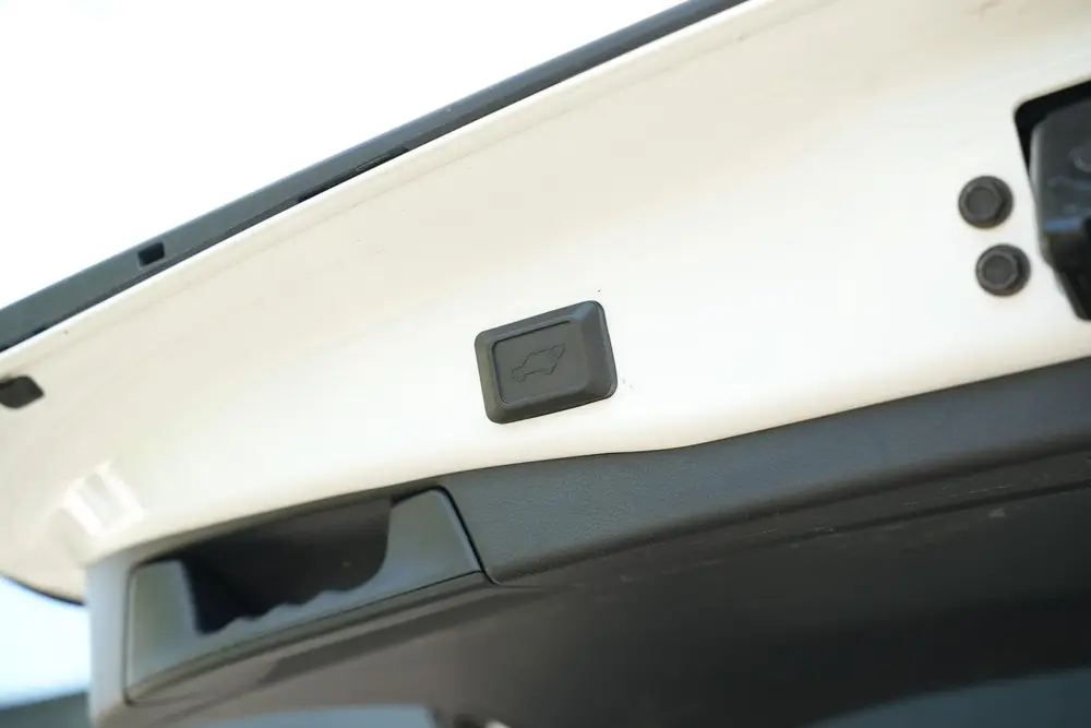 Toyota RAV4 2.5 Hybrid AWD Business Intro uit 2019, foto 13