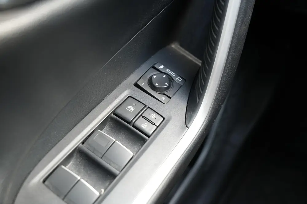 Toyota RAV4 2.5 Hybrid AWD Business Intro uit 2019, foto 20