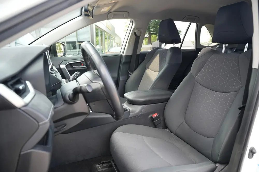 Toyota RAV4 2.5 Hybrid AWD Business Intro uit 2019, foto 4