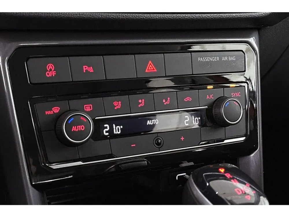 Volkswagen T-Cross 1.0 TSI Style Automaat Camera LED Climate uit 2021, foto 20