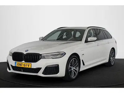 BMW 5-serie Touring 530e M Sport Trekhaak Adaptieve Cr uit 2023