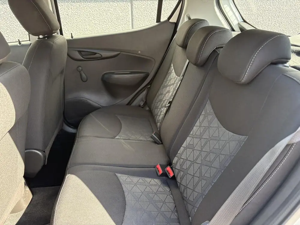 Opel Karl 1.0 ecoFLEX 120 Jaar Edition uit 2019, foto 11