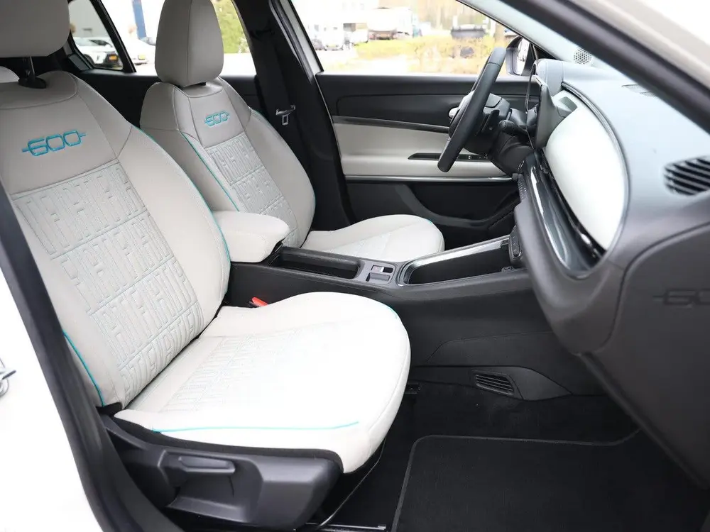 Fiat 600 1.2 Hybrid 110pk La Prima Automaat uit 2025, foto 10