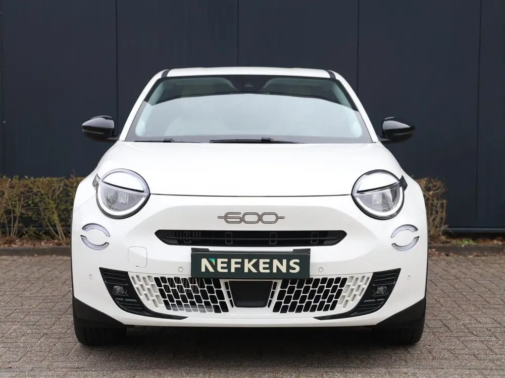 Fiat 600 1.2 Hybrid 110pk La Prima Automaat uit 2025, foto 2