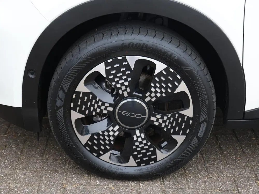 Fiat 600 1.2 Hybrid 110pk La Prima Automaat uit 2025, foto 7