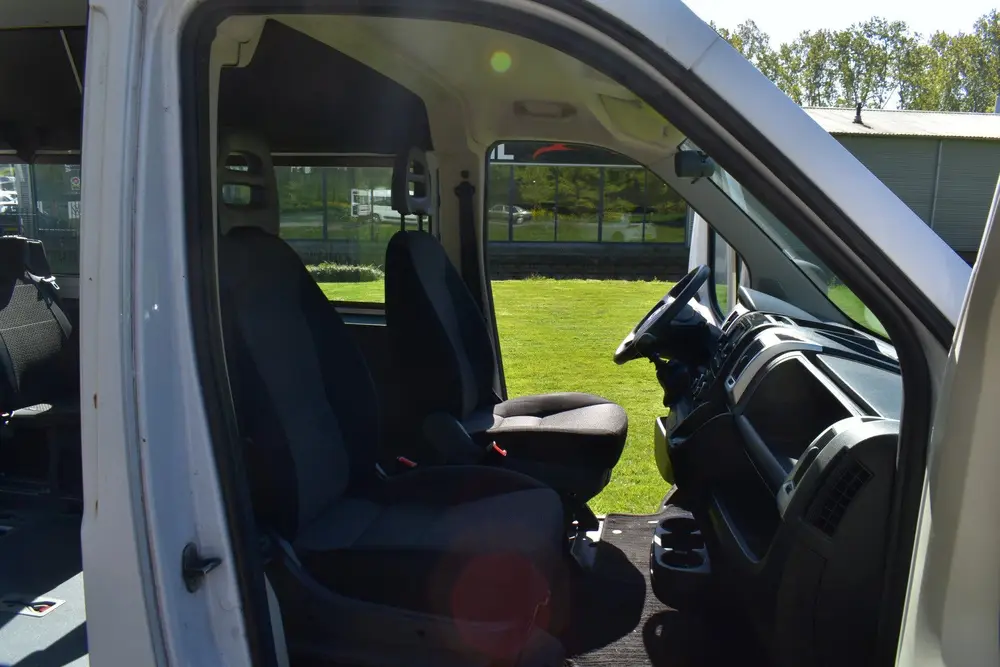 Fiat Ducato Benzine-CNG L3h2 Airco 9 Pers schuifdeur re uit 2019, foto 13