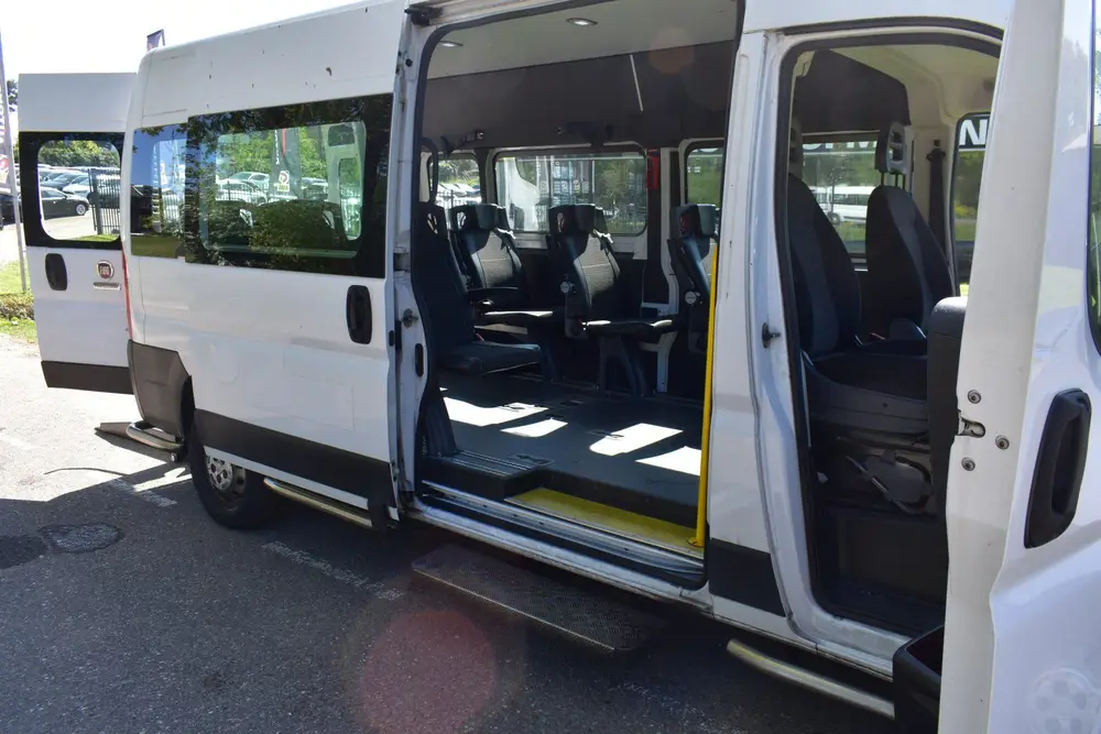 Fiat Ducato Benzine-CNG L3h2 Airco 9 Pers schuifdeur re uit 2019, foto 3