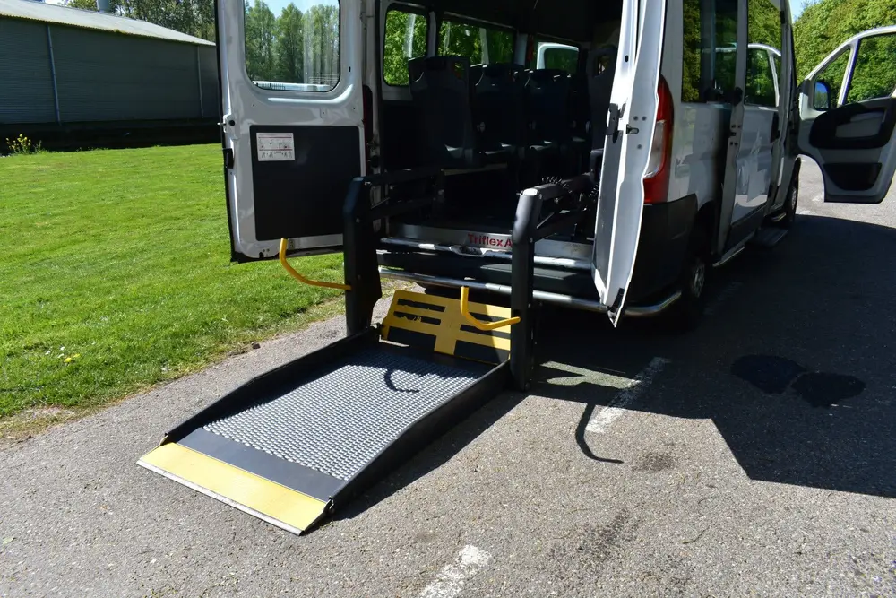 Fiat Ducato Benzine-CNG L3h2 Airco 9 Pers schuifdeur re uit 2019, foto 4