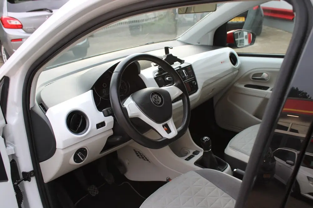 Volkswagen Up! 1.0 60PK 5D BEATS / AIRCO / LMV uit 2019, foto 14