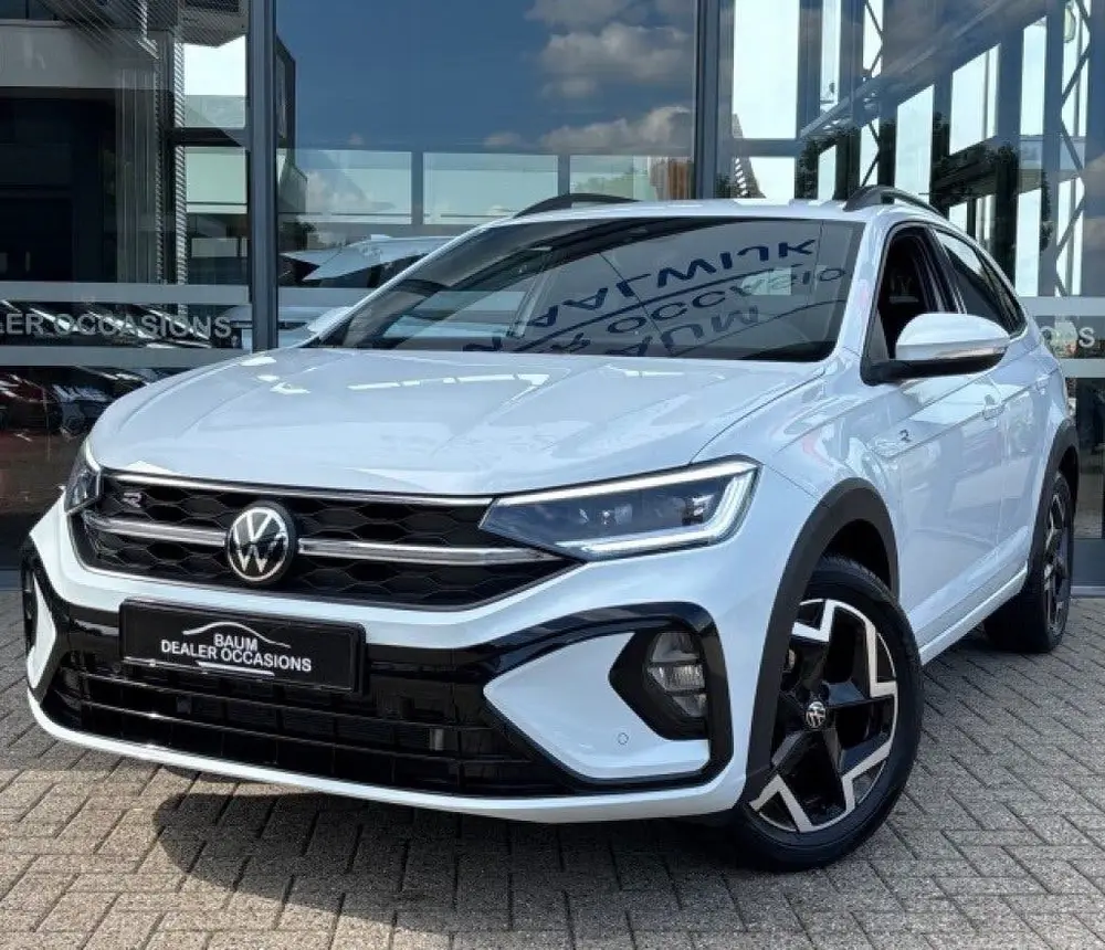 Volkswagen Taigo 1.0 TSI R-LINE AIRCO NAVI CARPLAY PDC STOEL uit 2025