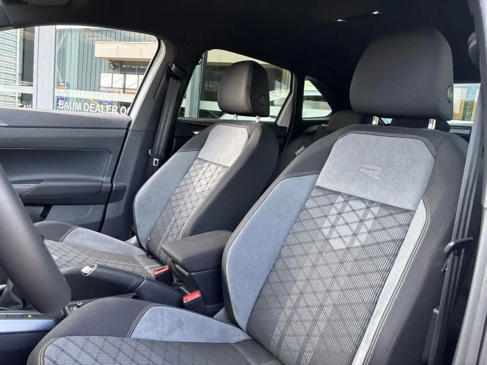 Volkswagen Taigo 1.0 TSI R-LINE AIRCO NAVI CARPLAY PDC STOEL uit 2025, foto 15