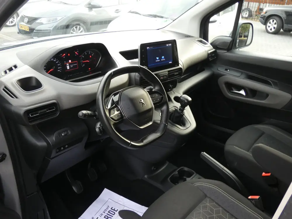 Peugeot Rifter 1.2 Puretech Active Airco uit 2019, foto 2