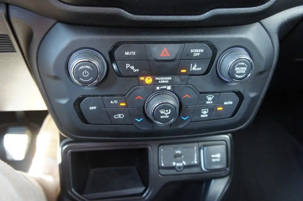 Jeep Renegade 1.0 TGi 120pk benzine Longitude 4x2 uit 2019, foto 10