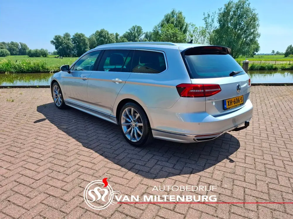 Volkswagen Passat Variant 1.5 TSI Highline Business R Digi d uit 2019, foto 2