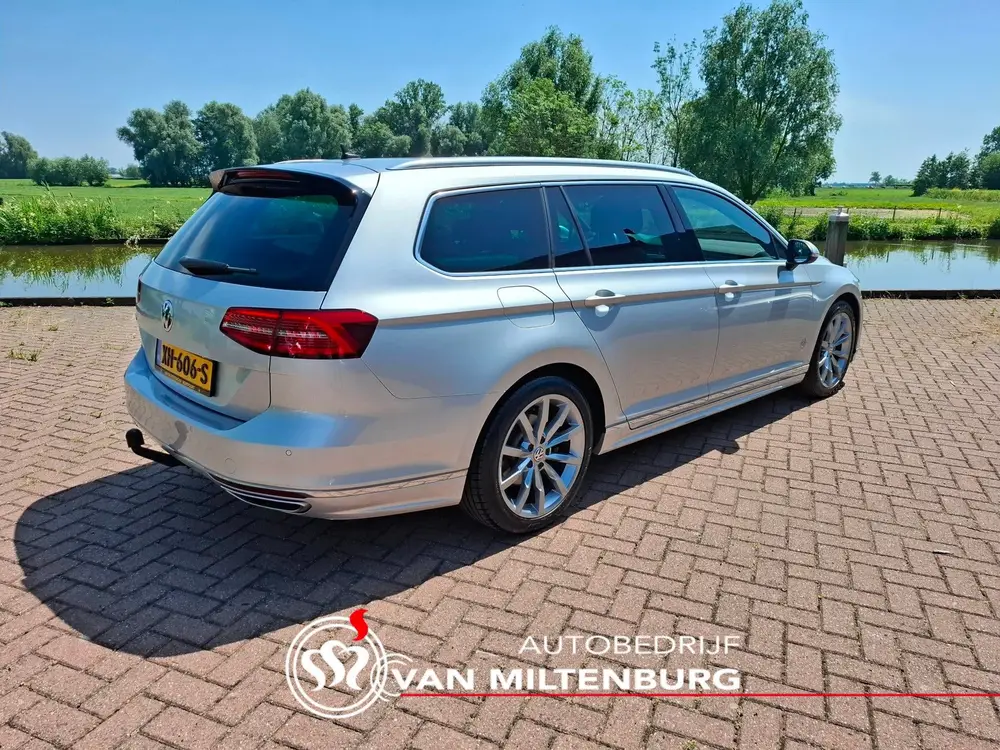 Volkswagen Passat Variant 1.5 TSI Highline Business R Digi d uit 2019, foto 3