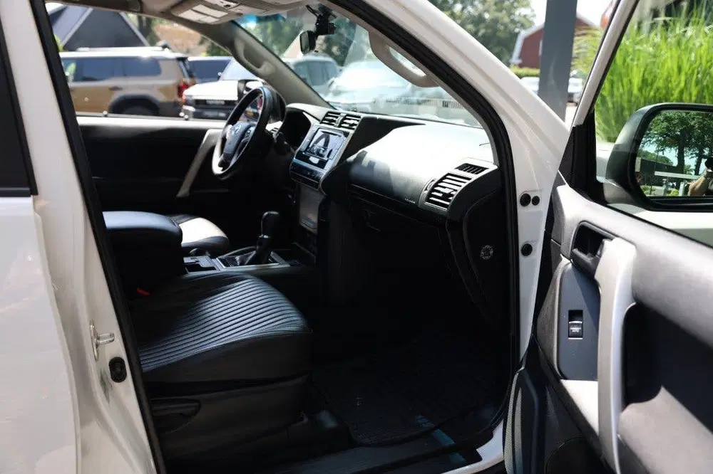 Toyota Land Cruiser 2.8 D-4D 5DRS COMFORT A uit 2020, foto 20
