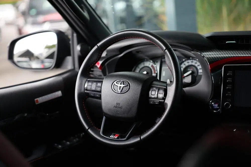 Toyota Hilux 2.8 D-4D DUBBEL CABIN GR SPORT A uit 2023, foto 10