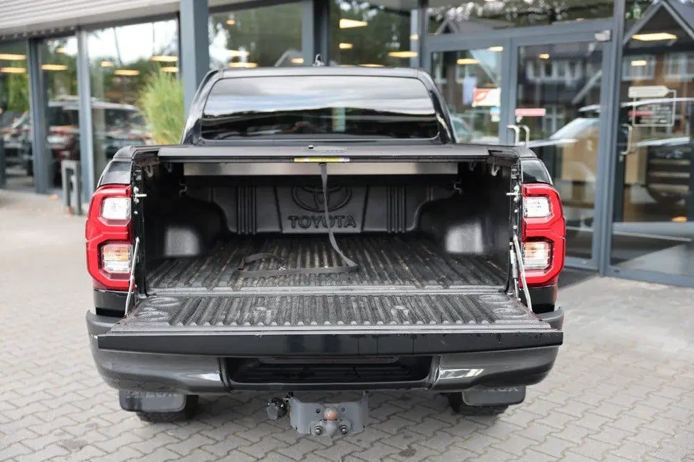 Toyota Hilux 2.8 D-4D DUBBEL CABIN GR SPORT A uit 2023, foto 6