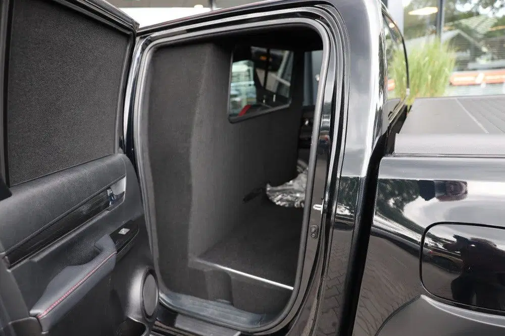 Toyota Hilux 2.8 D-4D DUBBEL CABIN GR SPORT A uit 2023, foto 9