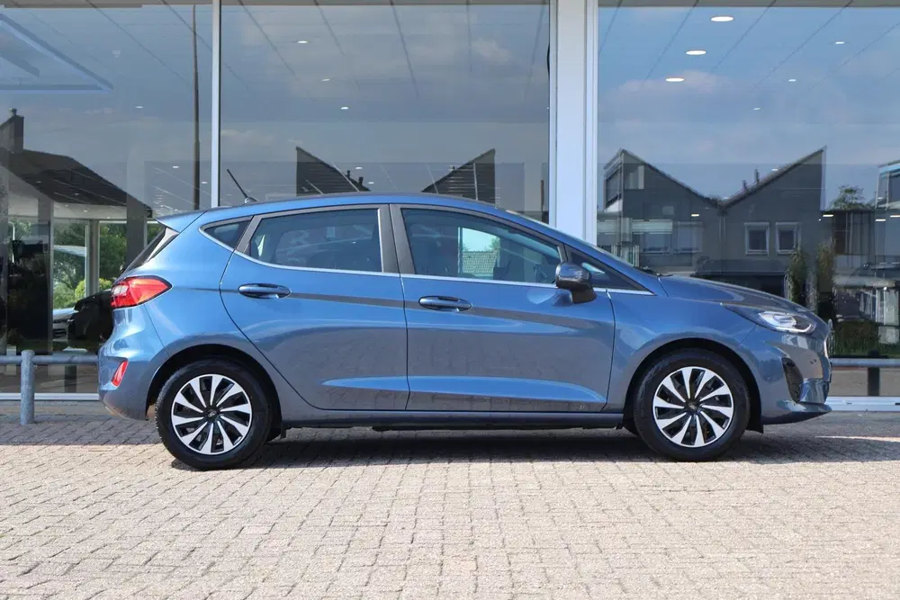 Ford Fiesta 1.0 EcoBoost 125pk Hybrid Titanium uit 2024, foto 3