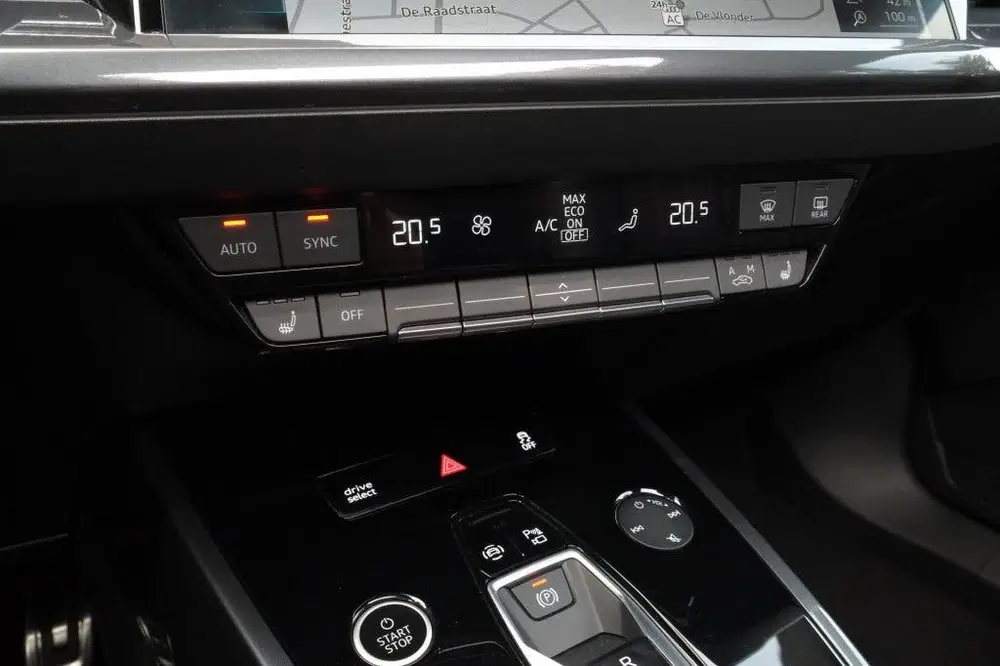 Audi Q4 e-tron 45 e-tron 210KW S-line uit 2025, foto 16