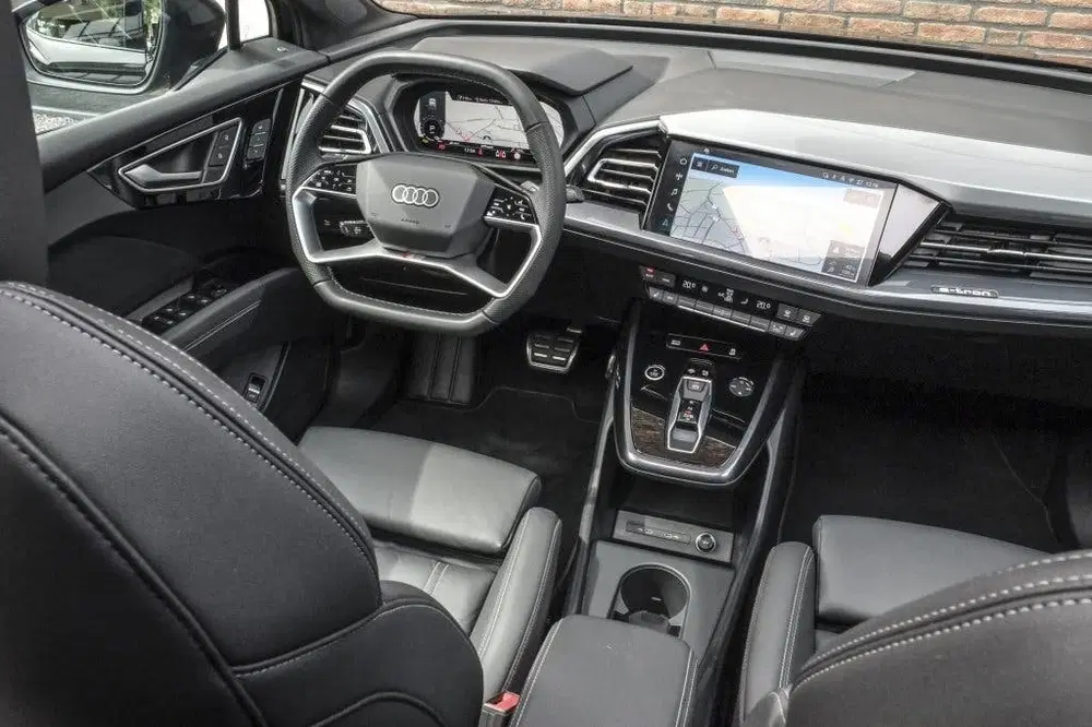 Audi Q4 e-tron 45 e-tron 210KW S-line uit 2025, foto 5