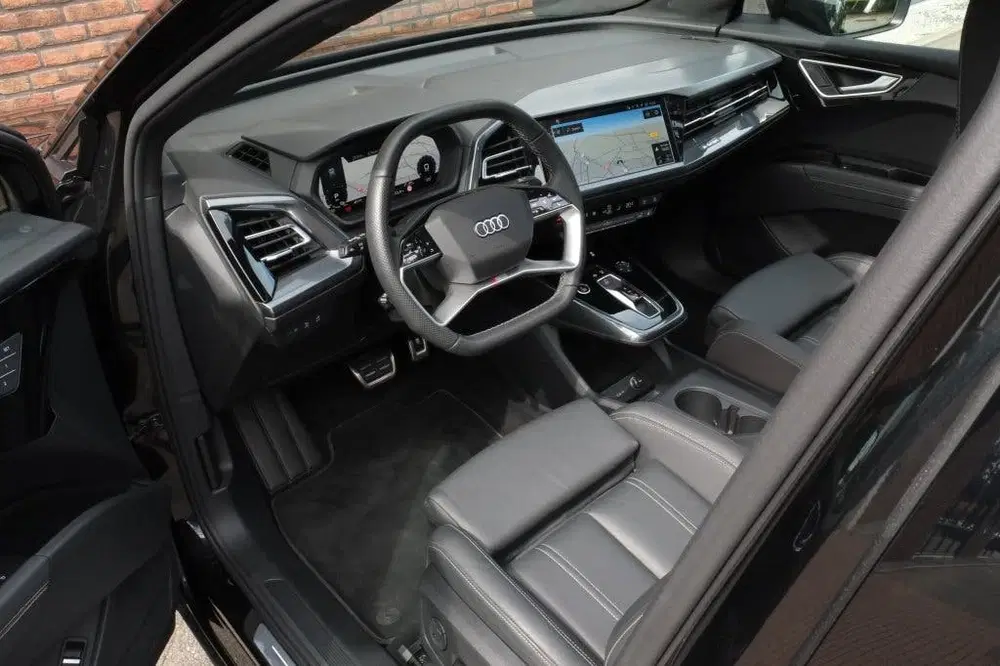 Audi Q4 e-tron 45 e-tron 210KW S-line uit 2025, foto 6