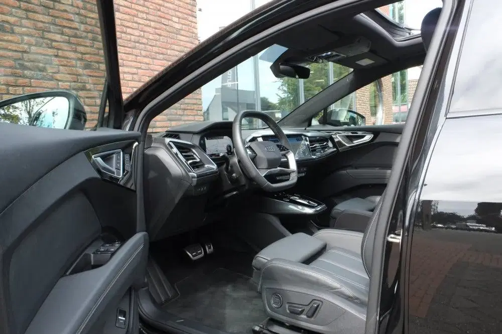 Audi Q4 e-tron 45 e-tron 210KW S-line uit 2025, foto 7