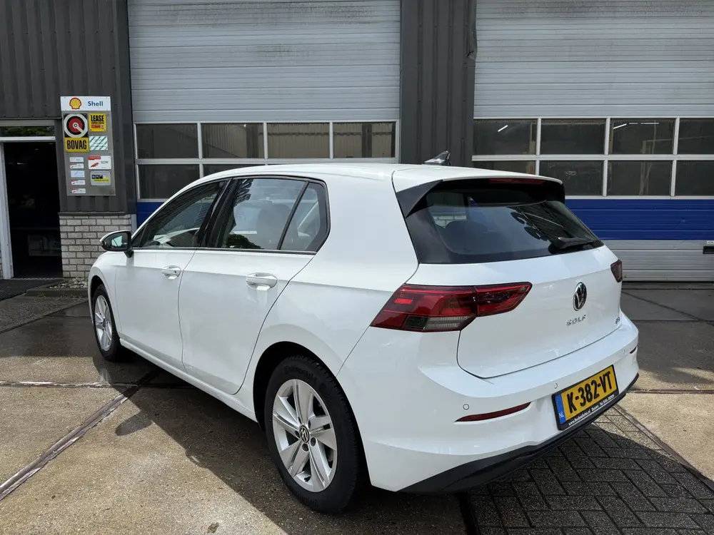 Volkswagen Golf 1.0 eTSI Life (bj 2020, automaat) uit 2020, foto 11