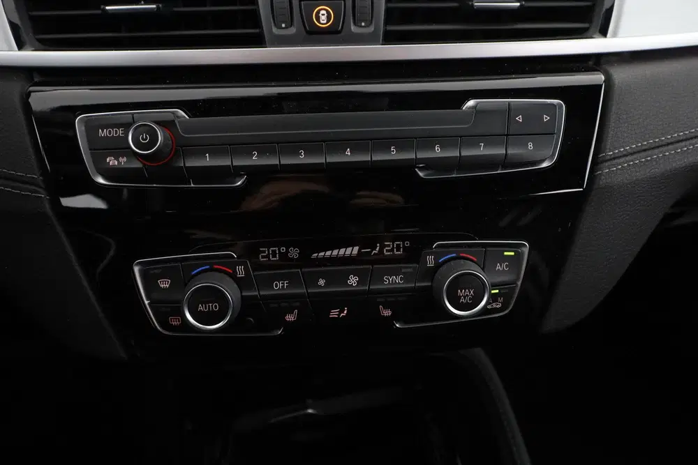 BMW X1 xDrive25e uit 2020, foto 11