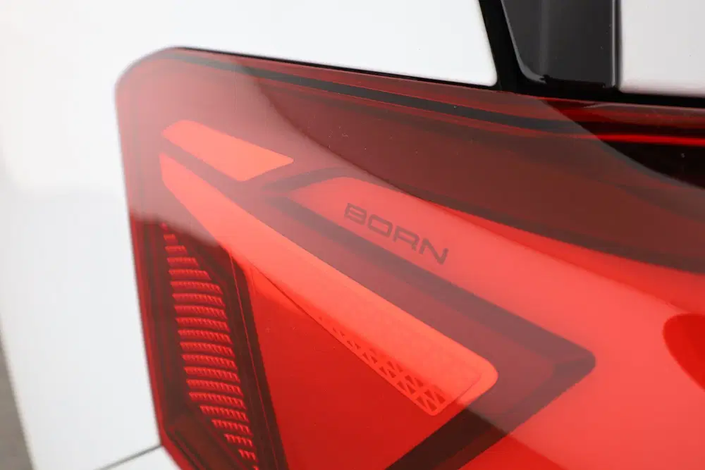 Cupra Born Adrenaline 62 kWh uit 2023, foto 18