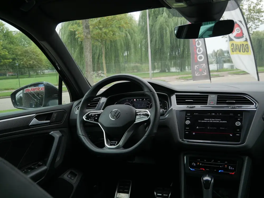 VOLKSWAGEN Tiguan 1.4 TSI eHybrid PHEV 245pk DSG R-Line Busi uit 2022, foto 11