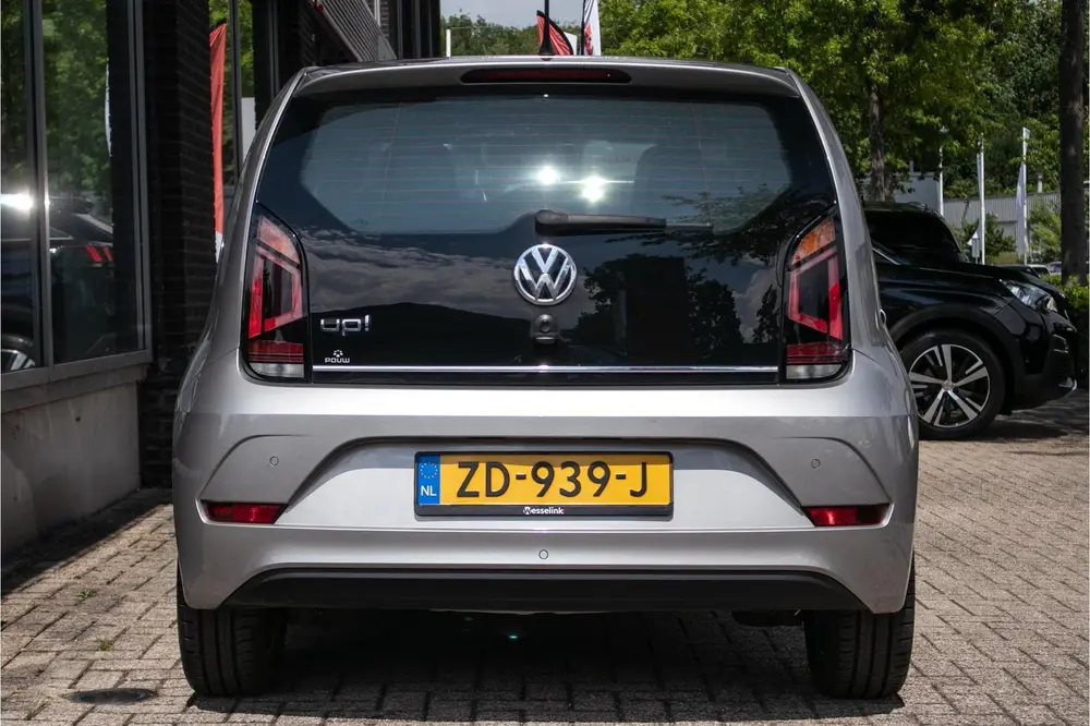 Volkswagen Up! 1.0 BMT high up Automaat | Cruise | PDC | DAB uit 2019, foto 11