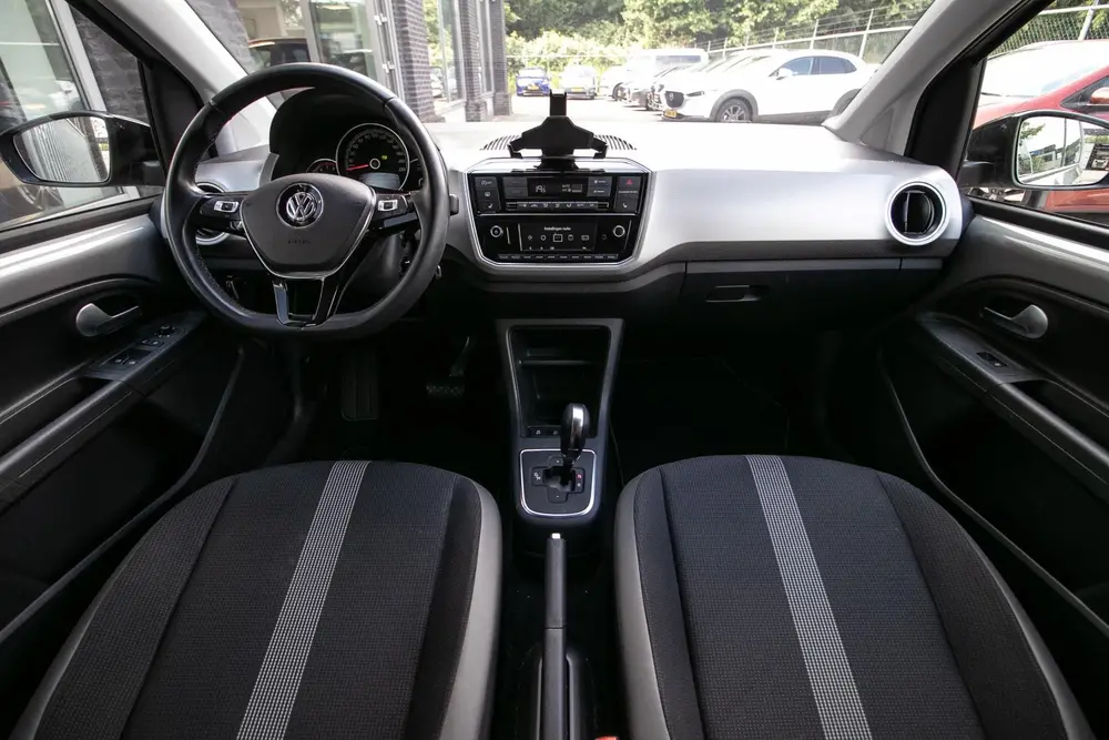 Volkswagen Up! 1.0 BMT high up Automaat | Cruise | PDC | DAB uit 2019, foto 13