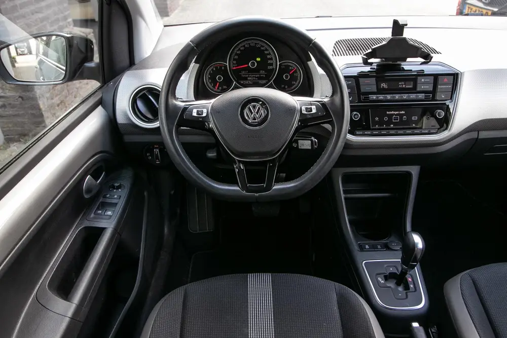 Volkswagen Up! 1.0 BMT high up Automaat | Cruise | PDC | DAB uit 2019, foto 14