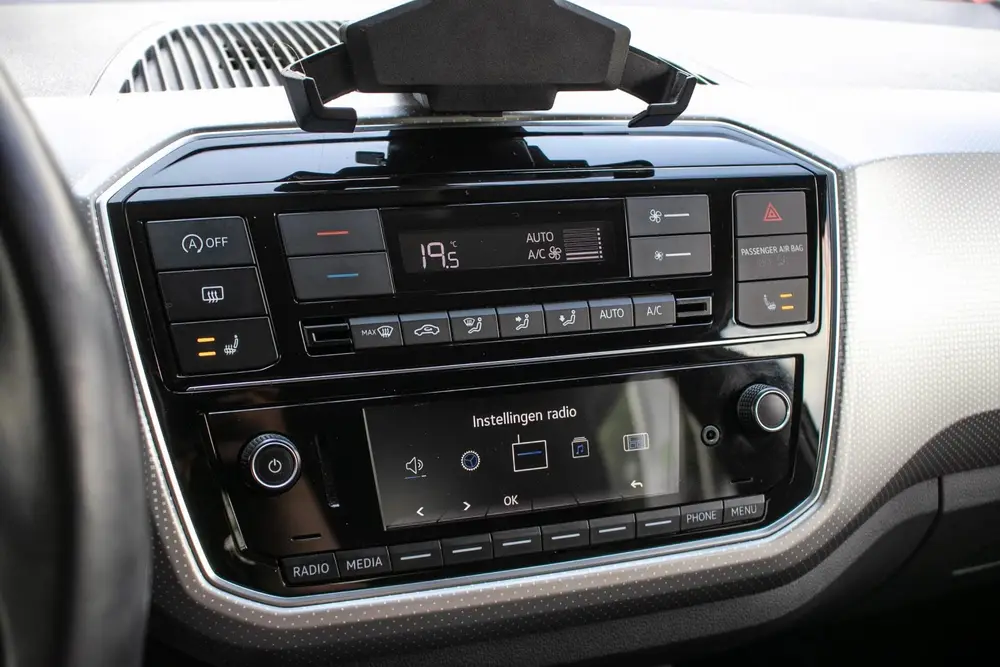 Volkswagen Up! 1.0 BMT high up Automaat | Cruise | PDC | DAB uit 2019, foto 16
