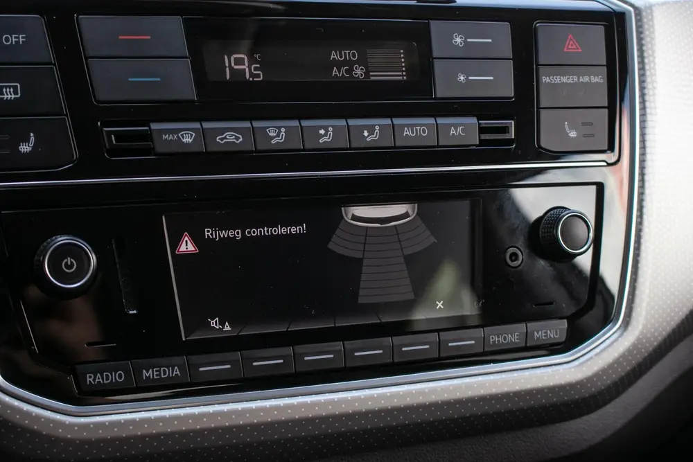 Volkswagen Up! 1.0 BMT high up Automaat | Cruise | PDC | DAB uit 2019, foto 17